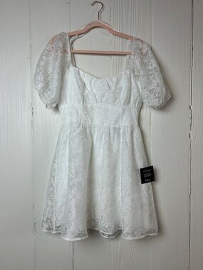 Lulu's NWT Sweetest Effect White Floral Burnout Puff Sleeve Mini Dress Size M